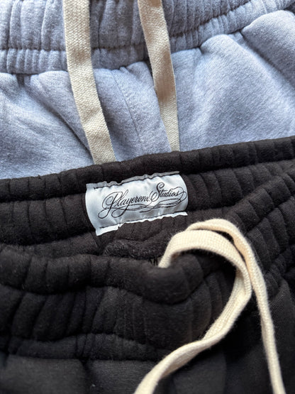 BLACK BAGGY SWEATPANTS