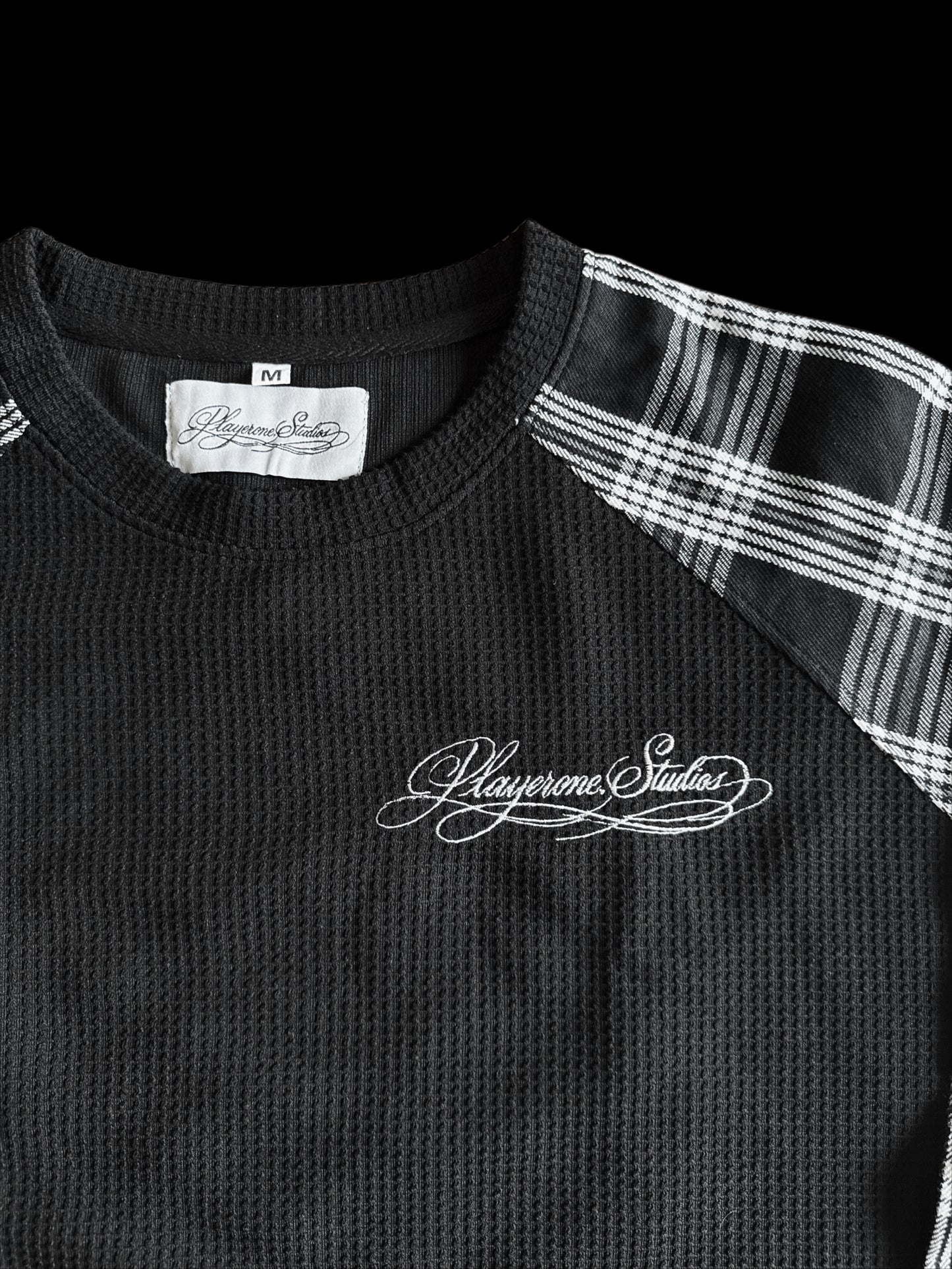 BLACK PLAID LONGSLEEVE