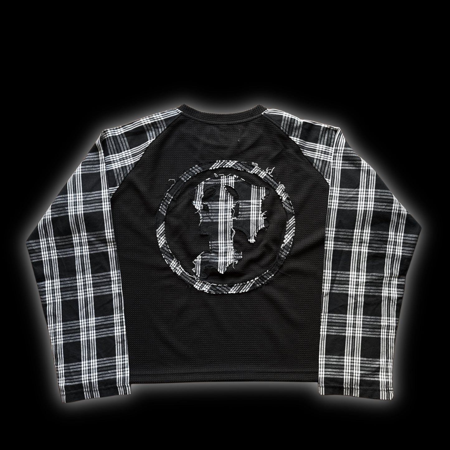 BLACK PLAID LONGSLEEVE
